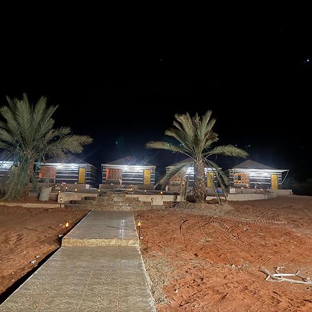 Falling Stars Camp Wadi Rum Eksteriør billede