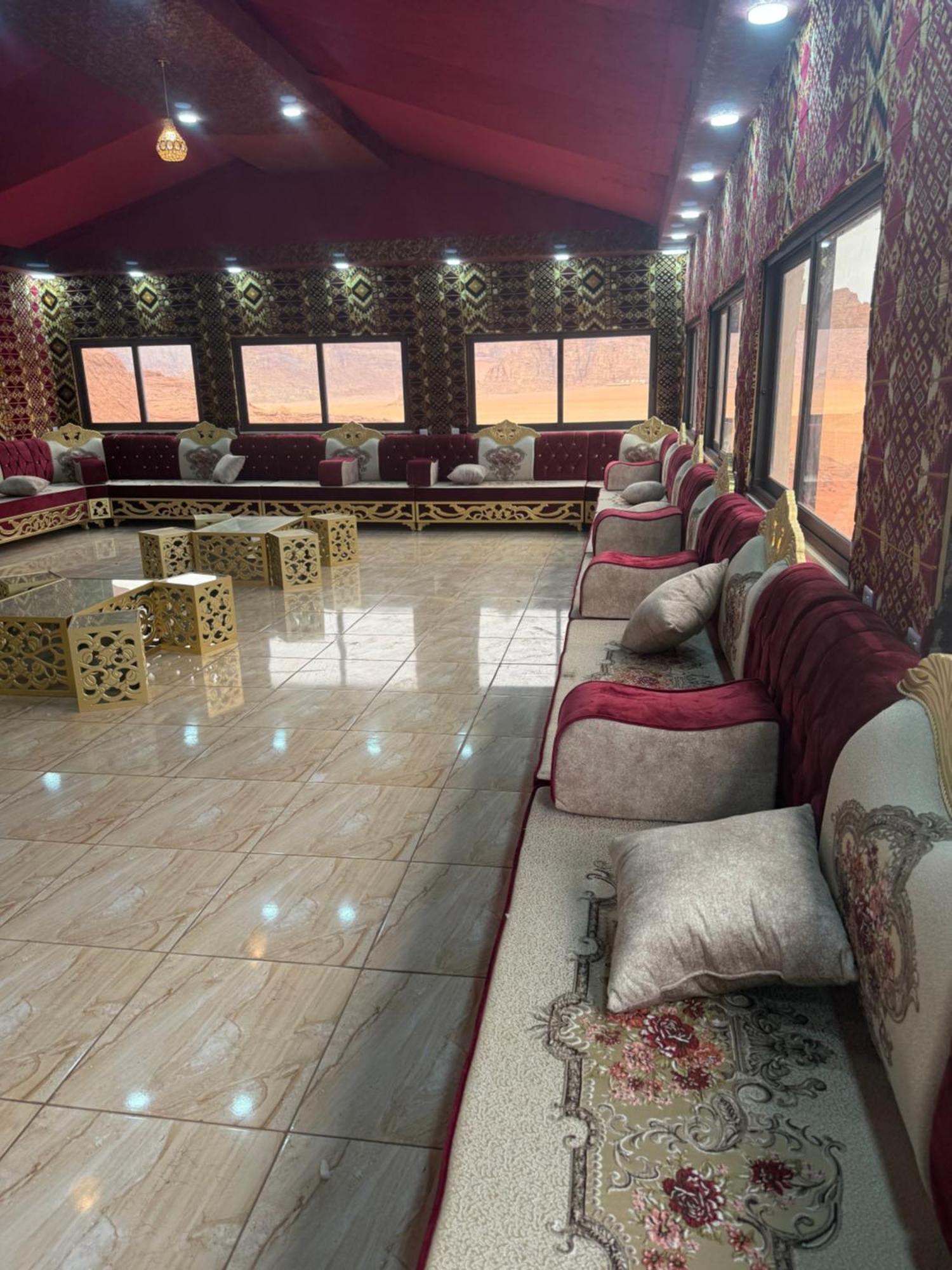 Falling Stars Camp Wadi Rum Eksteriør billede