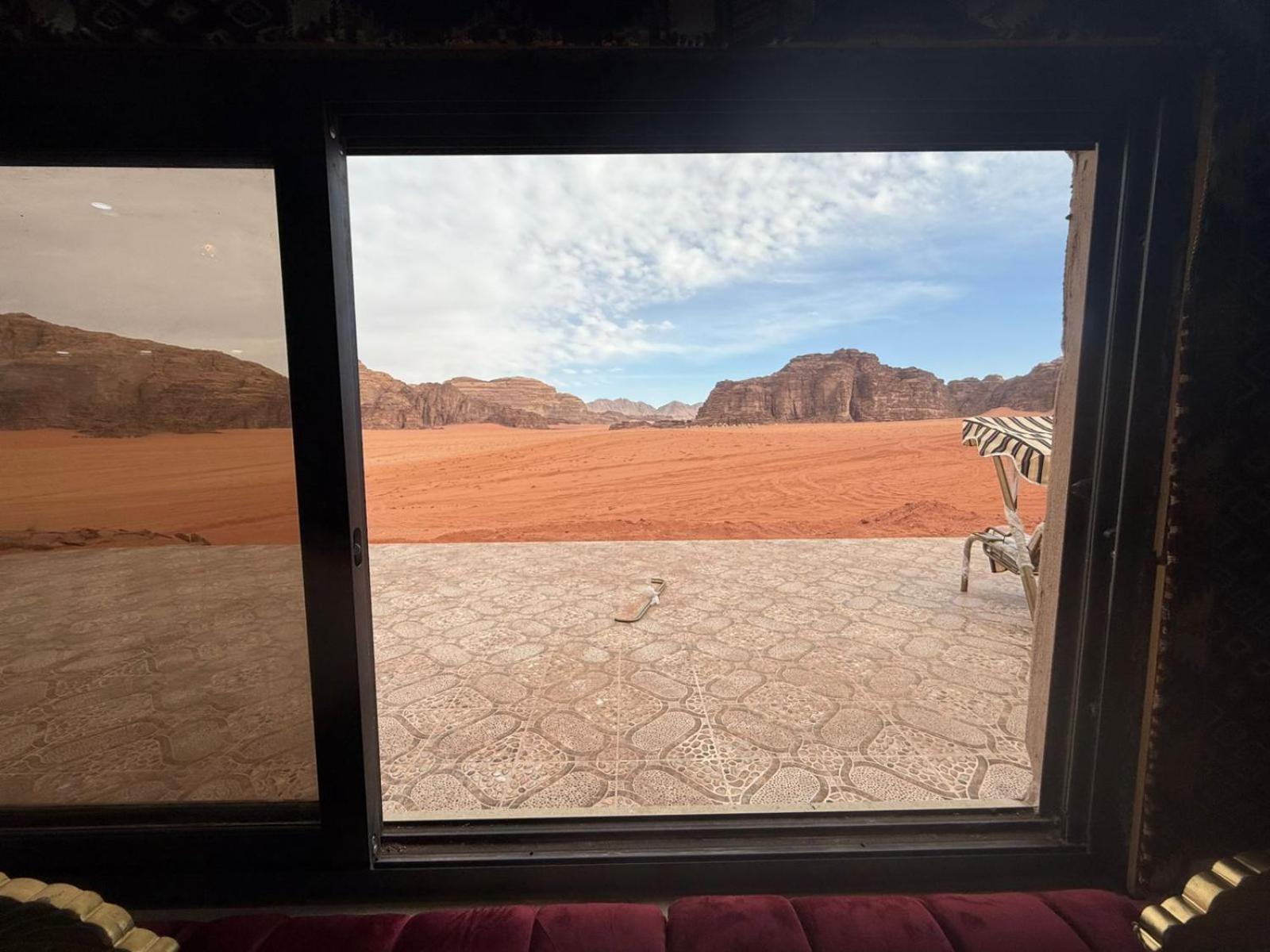 Falling Stars Camp Wadi Rum Eksteriør billede