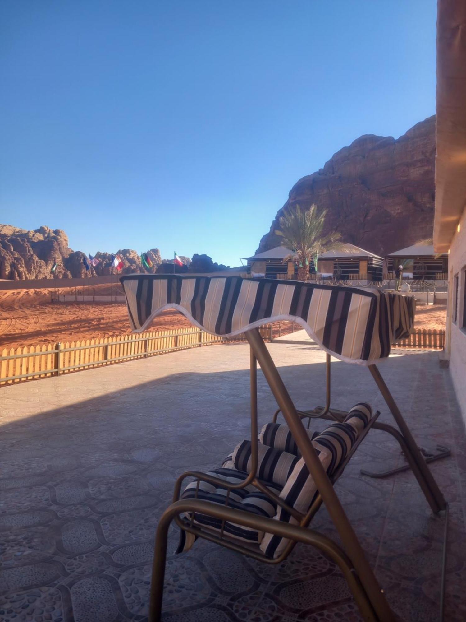 Falling Stars Camp Wadi Rum Eksteriør billede