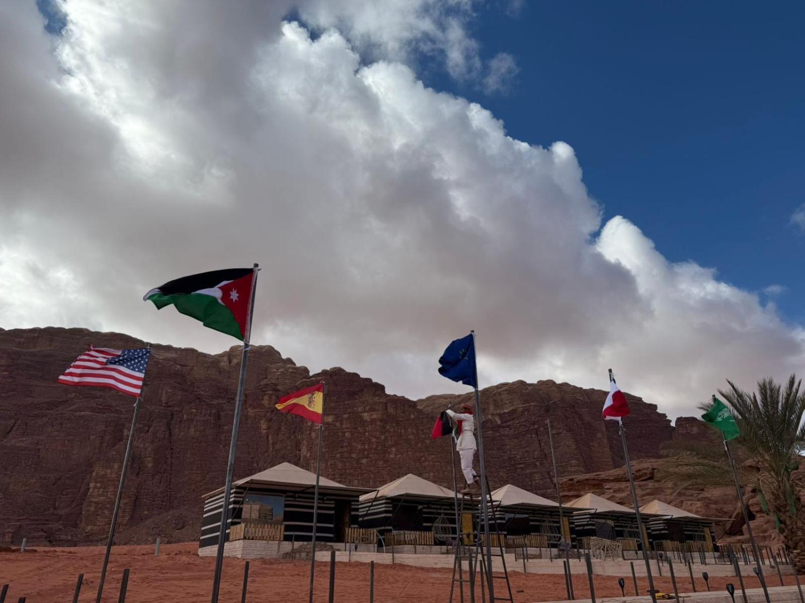 Falling Stars Camp Wadi Rum Eksteriør billede