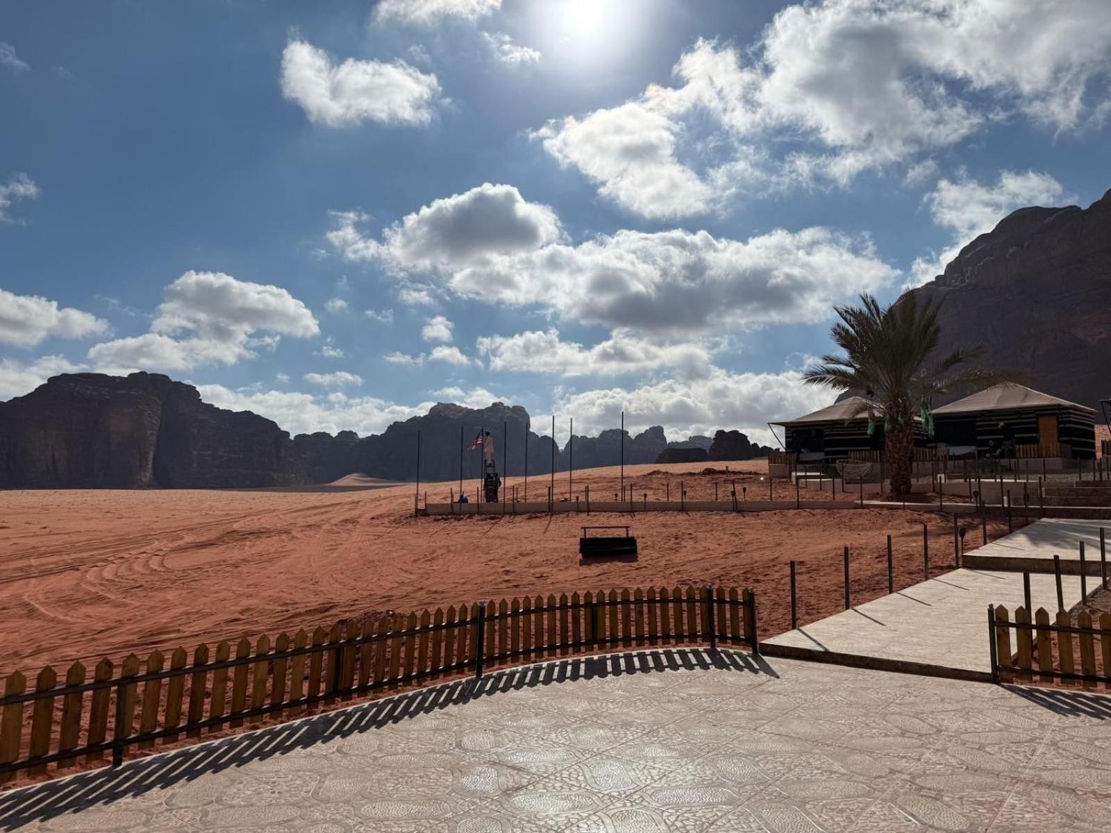 Falling Stars Camp Wadi Rum Eksteriør billede