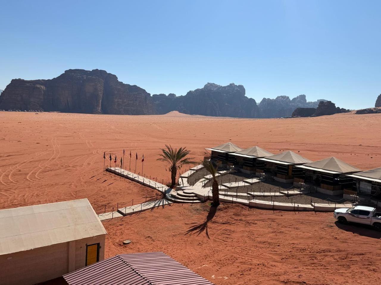 Falling Stars Camp Wadi Rum Eksteriør billede